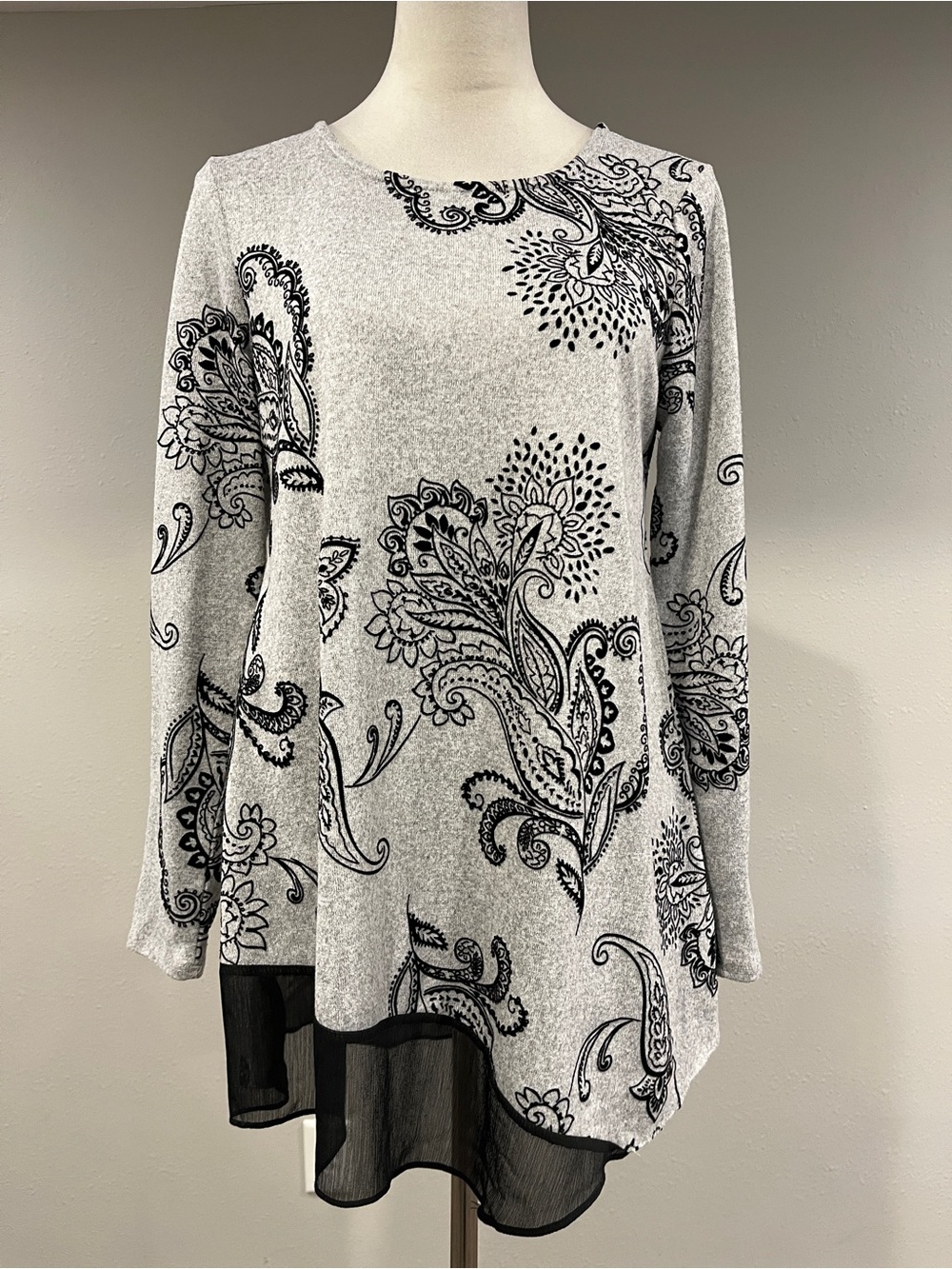 Cupio Gray Paisley Long Sleeve sweater with Sheer Black Hem size medium